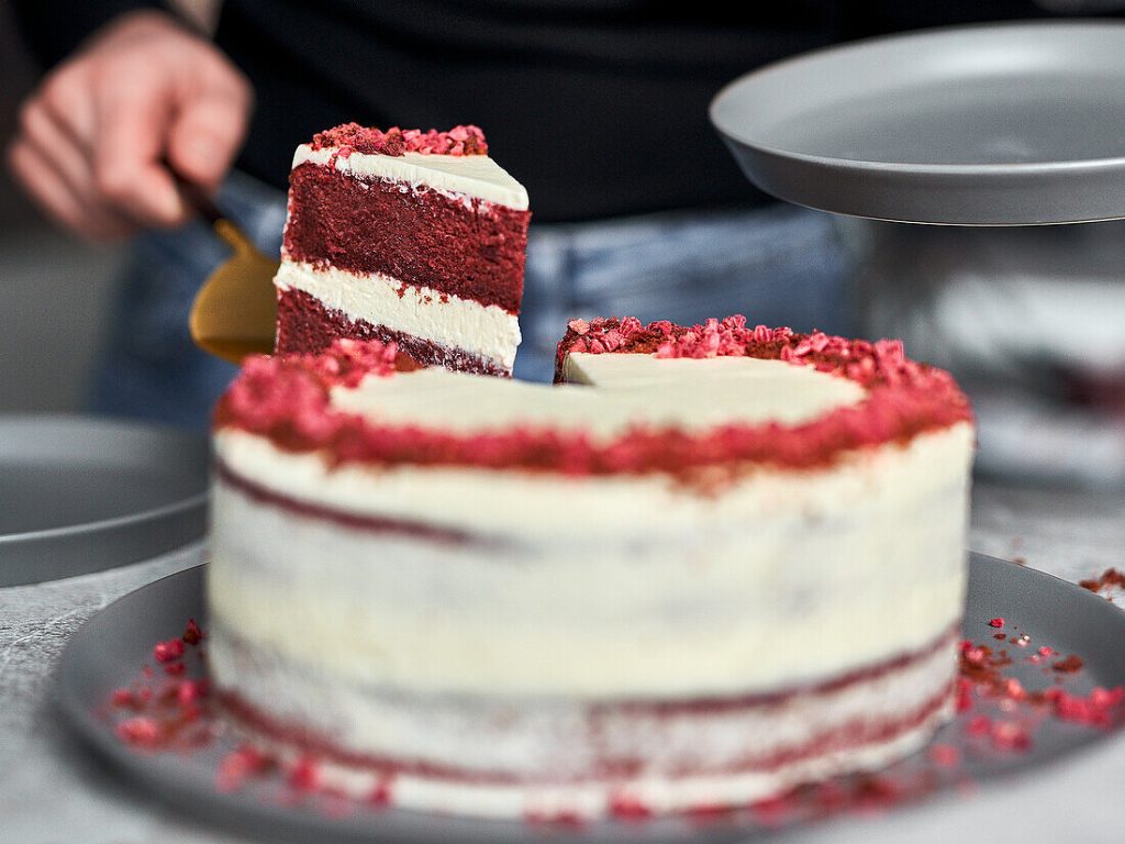 How Do I Make the Classic Red Velvet Cake?