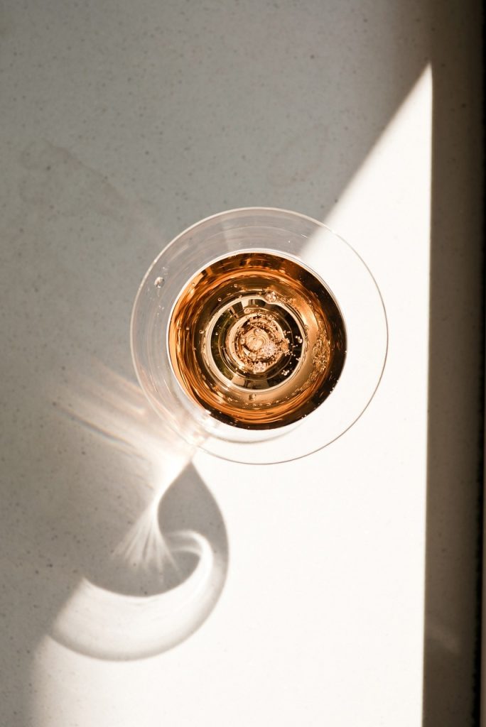 discover a world of vibrant flavors and irresistible mixes with our expertly crafted cocktails. from classic favorites to innovative creations, unlock the secrets of mixology and elevate your next gathering with stunning drinks that tantalize your taste buds.