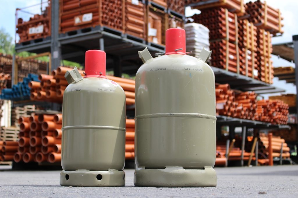 discover the versatility and efficiency of propane as an energy source. learn about its applications in heating, cooking, and fueling vehicles, and understand why it's a preferred choice for both residential and commercial use.